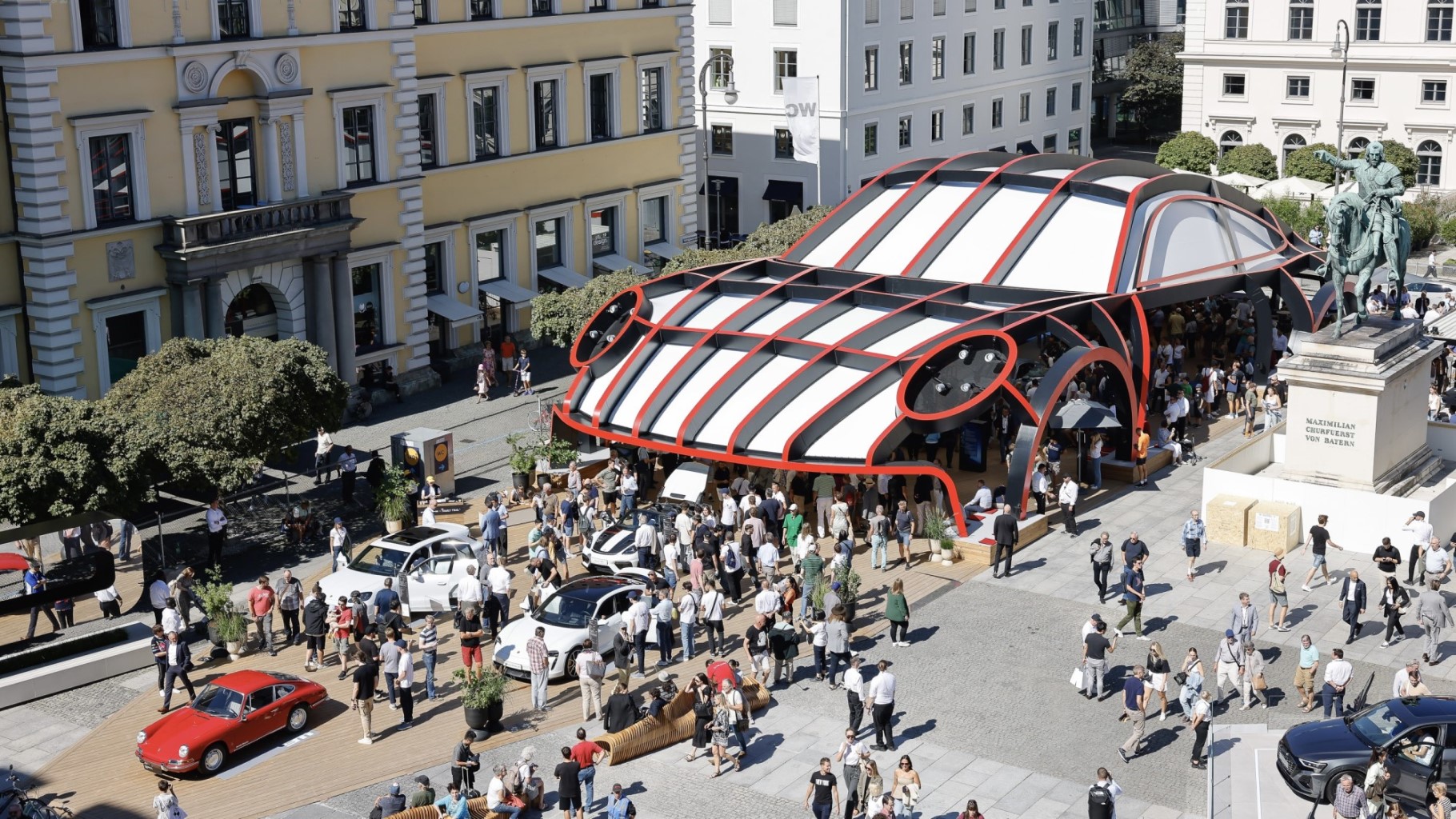 Porsche 911 gigante en el Salón del Automóvil de Múnich